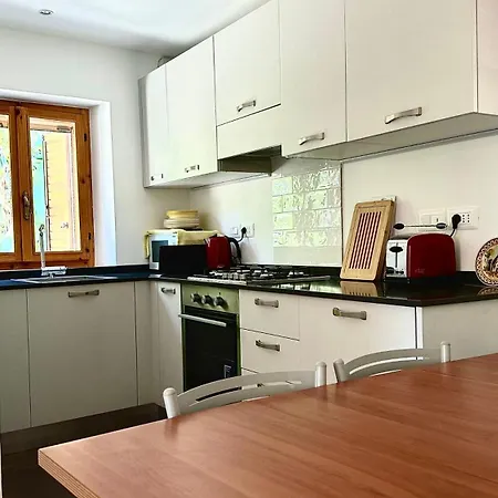 S332 - Sirolo, Trilocale Al Piano Terra Con Corte E Posto Auto *