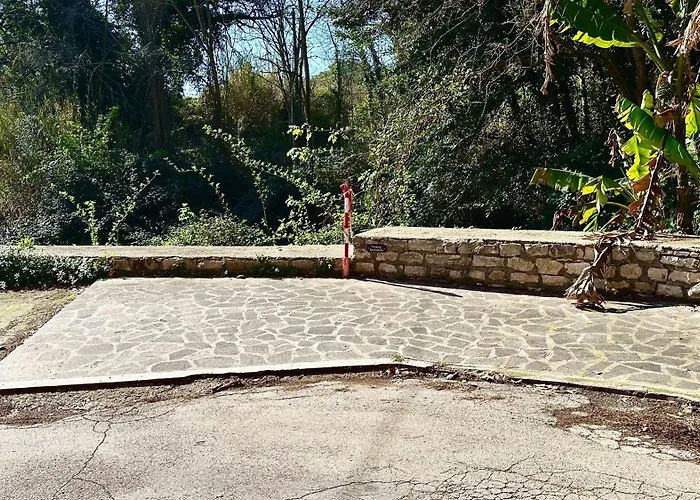 S332 – Sirolo, Trilocale Al Piano Terra Con Corte E Posto Auto