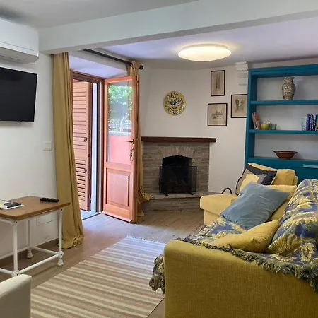 شقة S332 - Sirolo, Trilocale Al Piano Terra Con Corte E Posto Auto سيرولو